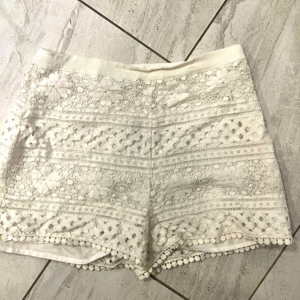 Cupcakes and Cashmere| High waisted white eyelet shorts. Lined. Size 2.